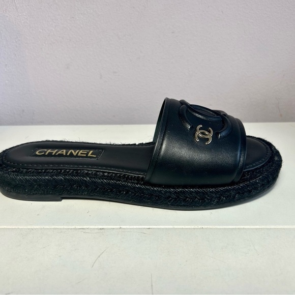 NEW CHANEL 23C CC LOGO MULE SANDALS BLACK LAMBSKIN SZ 38 - Picture 6 of 16